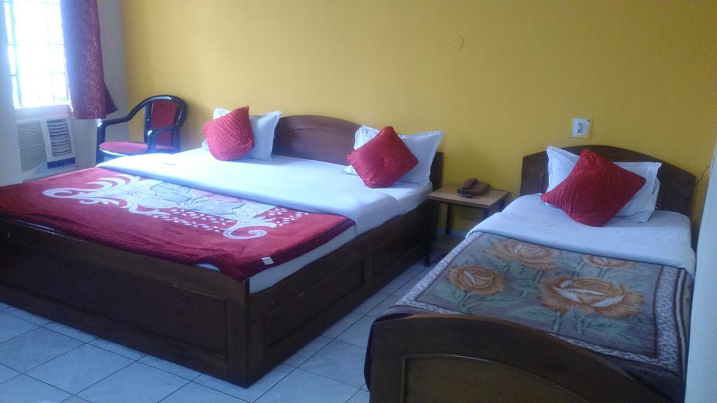 سيليجوري Breeze Hotel الغرفة الصورة