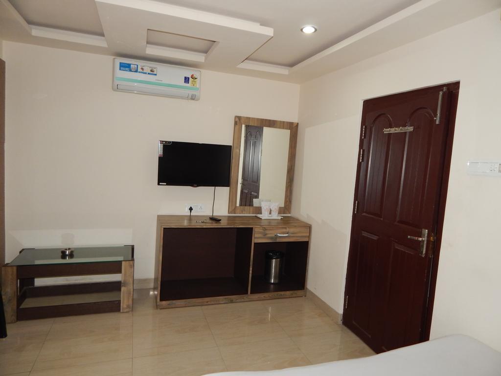 سيليجوري Breeze Hotel المظهر الخارجي الصورة
