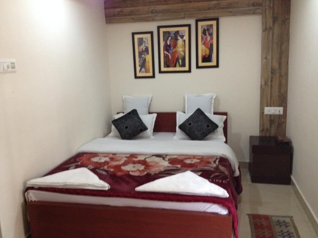 سيليجوري Breeze Hotel الغرفة الصورة