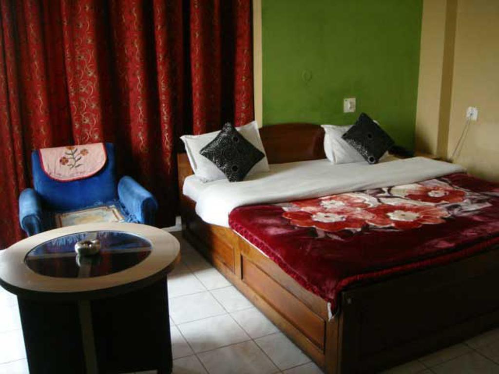 سيليجوري Breeze Hotel الغرفة الصورة